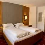 Klaus Hotel 3*
